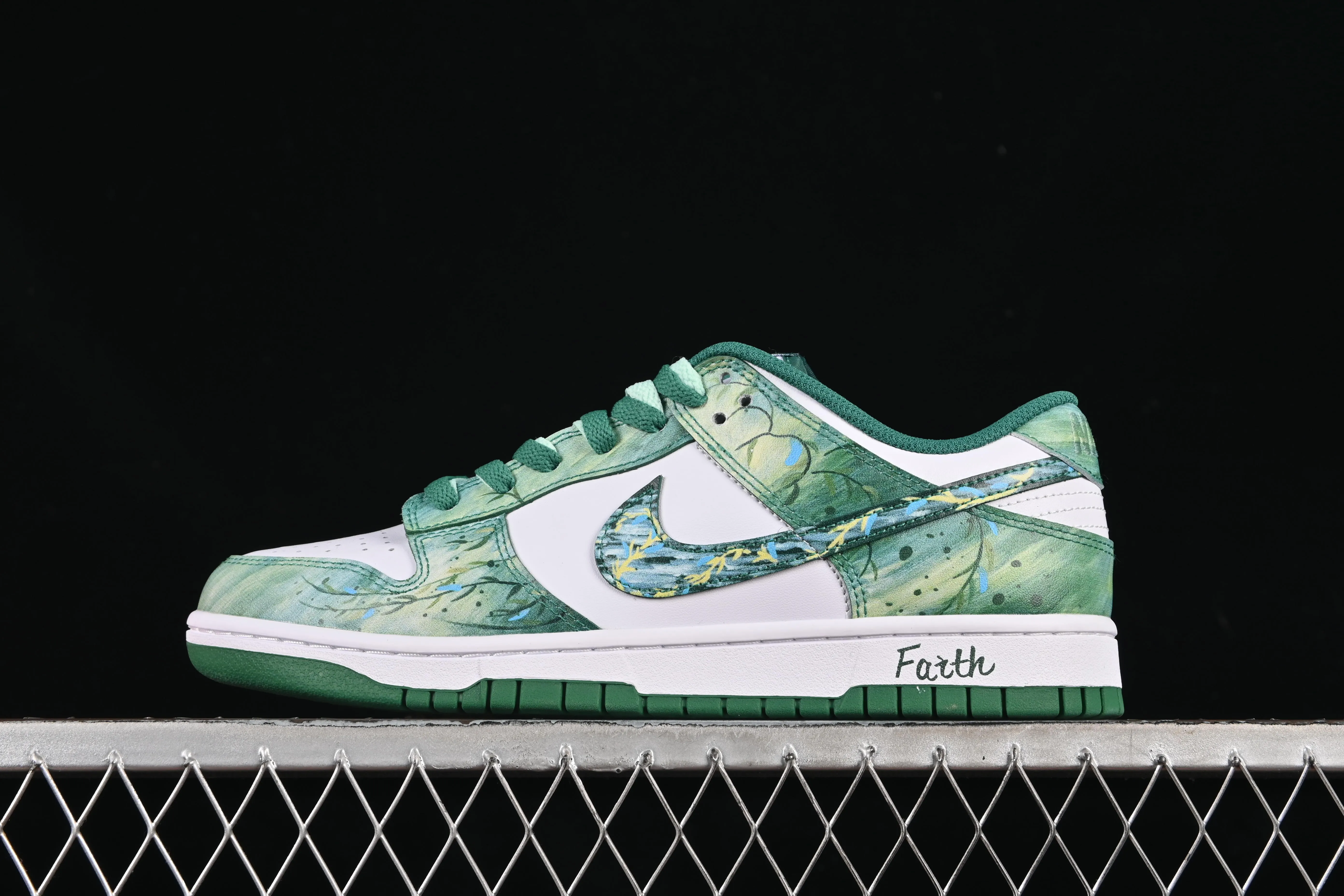 All categories Nk SB Dunk Series Nk SB Dunk Low High-end customized low-top sneakers Nike SB Dunk Low Blazing Blue Fairy low-top casual sneakers HF5441-101